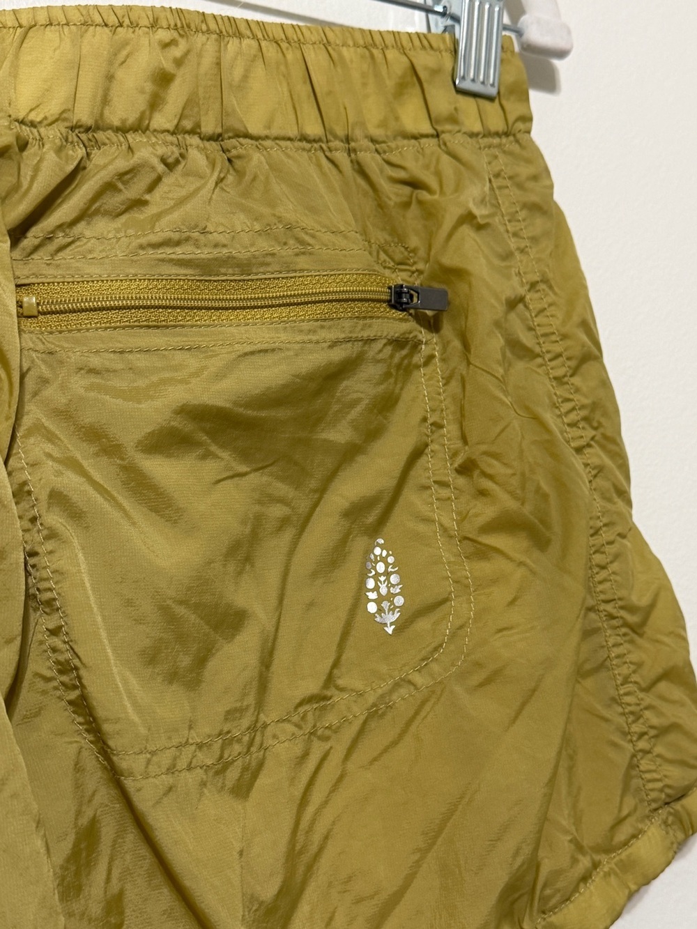 Free People Movement Sunshine bubble hem shorts size medium - Picture 6 of 6